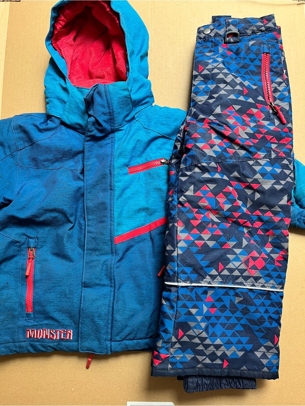 Monster Kids Black Red 2 Piece Winter Snowsuit Set Jacket Bib Pants 4T